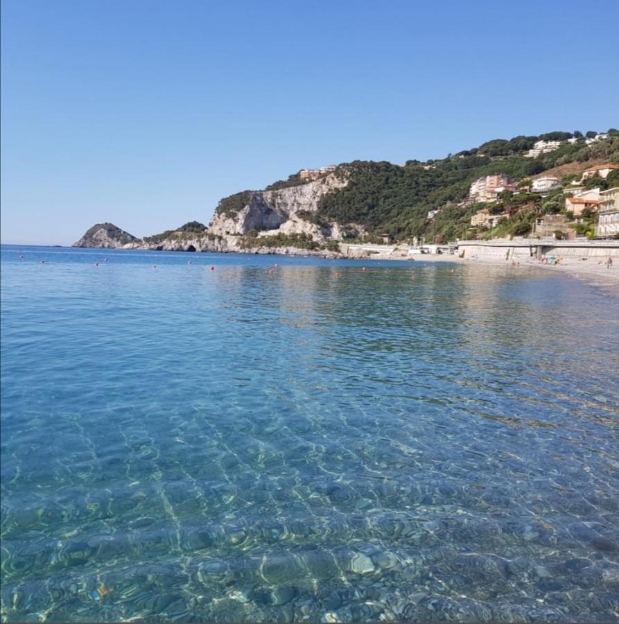 Appartamento Ca' Sandra Vado Ligure Exterior foto